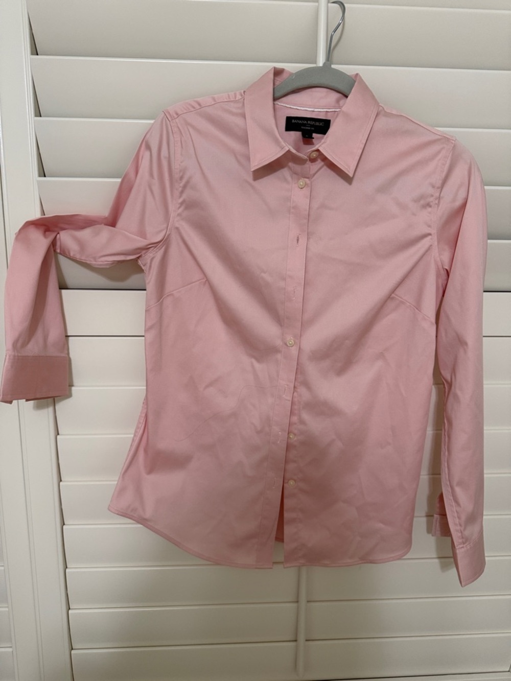 Banana Republic Light Pink Collared Button-Down Shirt